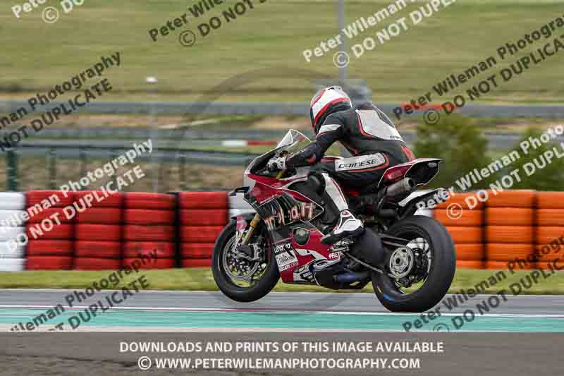 cadwell no limits trackday;cadwell park;cadwell park photographs;cadwell trackday photographs;enduro digital images;event digital images;eventdigitalimages;navarra;no limits trackdays;peter wileman photography;racing digital images;trackday digital images;trackday photos